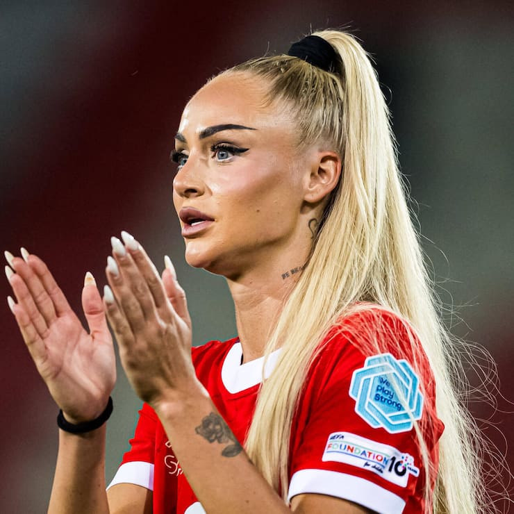 <p>Alisha Lehmann verdient mit ihren Social-Media-Aktivitäten auch neben dem Fussballplatz gutes Geld.</p>