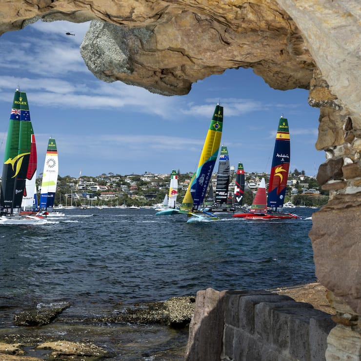Die Sail-GP-Katamarane, hier im Hafen von Sydney unterwegs, konkurrieren am kommenden Wochenende in Genf.