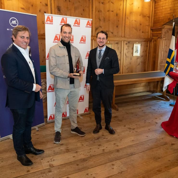 <p>Mindfire-CEO Pascal Kaufmann mit Imanol Schlag von Apertus und dem Davoser Landsamman Philipp Wilhelm (v.l.).</p>