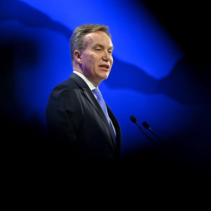 <p>WEF-Chef Børge Brende: Mindestens 27 Nachrichten und drei Nachtessen mit Jeffrey Epstein.</p>