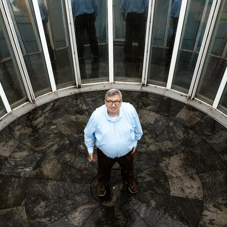 <p>Im Brennpunkt: Als weltweit anerkannter Experte für Handel, Investitionen und geopolitische Dynamiken ist Simon Evenett ein führender Analyst des globalen Geschäftsumfelds.</p>