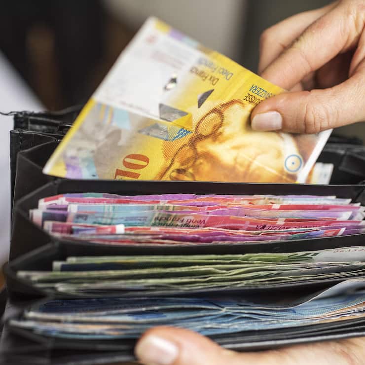 <p>Wie viel Lohn landet im Portemonnaie? Die Lohnstrukturerhebung 2024 liefert neue Zahlen.</p>