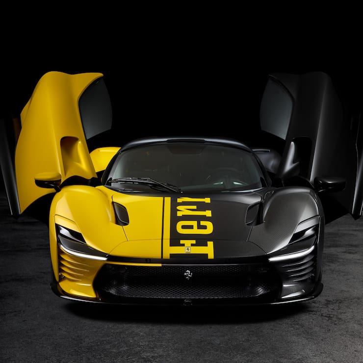 <p>Für 26 Millionen Dollar wurde dieser Daytona SP 3 im August 2025 versteigert – Rekord für ein neues Ferrari-Modell.</p>