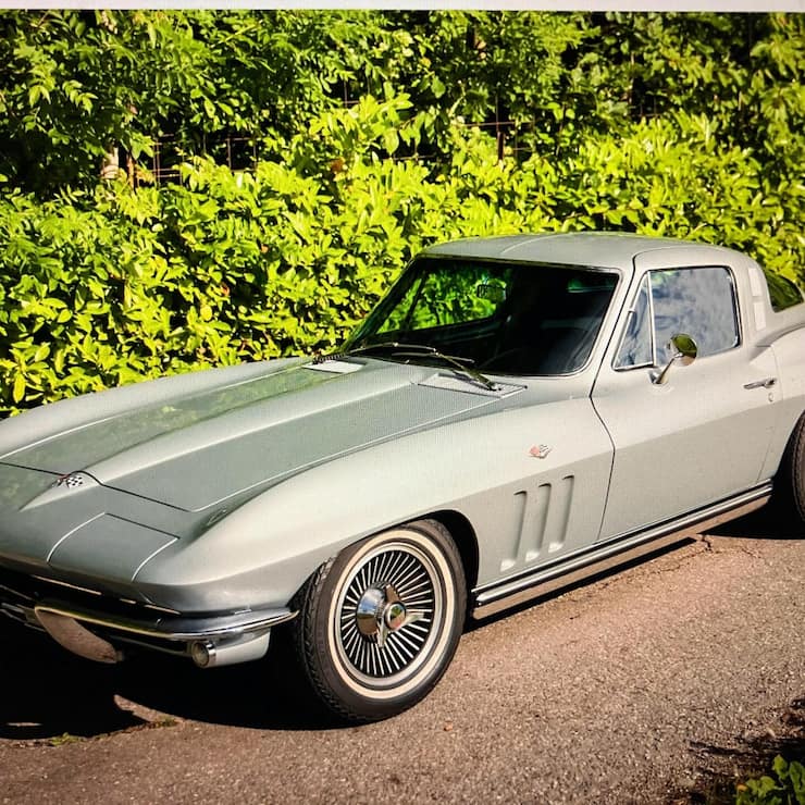<p>Büssers Chevrolet 327/365hp Corvette Coupé kommt unter den Hammer.</p>