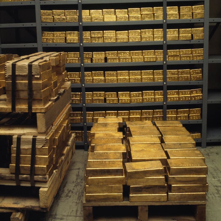 Grossabnehmer Seit die USA die russischen Dollar­reserven eingefroren haben, tauschen Notenbanken aus den Emerging Markets im grossen Stil Dollar gegen Gold. Auch die Handelsbilanzen werden ­zunehmend mit Gold ausgeglichen. Die De-Dollarisierung dürfte anhalten.