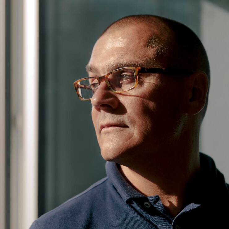 Porträt von Gregor Gräber, Gründer und CEO von Veraison.