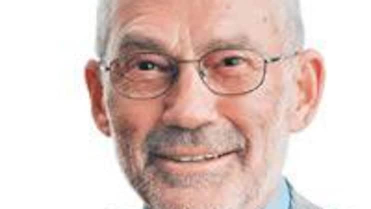 Prof. Dr. med. Oswald Oelz, Chefarzt für Innere Medizin am Triemli-Spital, Zürich, und Extrembergsteiger.