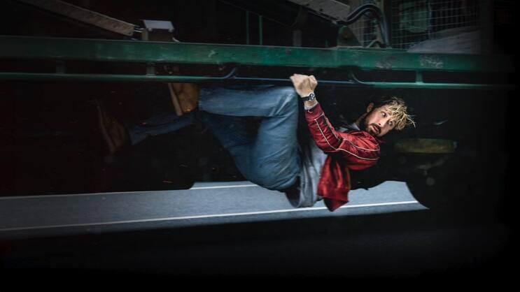 Ryan Gosling mit seiner Carrera bei einem wilden Stunt.