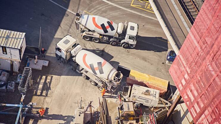LafargeHolcim-Zementlieferung auf einer Baustelle in Zürich..