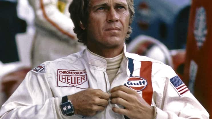 Im Racing-Film «Le Mans» (1971) ist Schauspieler Steve McQueen mit einer Heuer Monaco zu sehen.