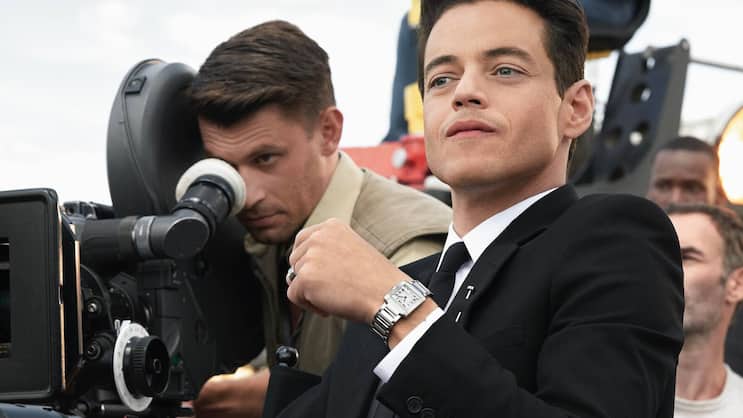 Der Oscarpreisträger und Cartier-Botschafter Rami Malek trägt die neue Tank und verkörpert die Eleganz der neuen Uhrenreihe