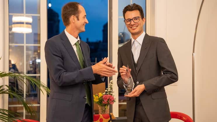 Montagabend in New York: Der Schweizer Generalkonsul in New York, Nicolin Jäger (links), im Gespräch mit Duolingo-Gründer Severin Hacker.
