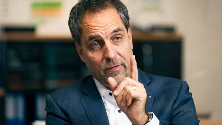 Firmenchef Bernhard Emch: «Ein Wegzug wäre für uns kein Thema, denn unsere Kernkompetenz ist die Einzelfertigung mit Schweizer Produktion.»