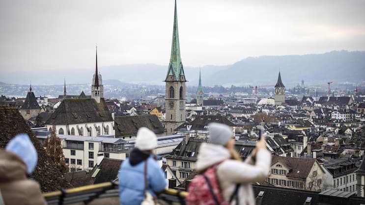 Blick auf die Stadt Zürich: Die «ökonomischen Zentren» seien bei hohen Löhnen führend, schreibt die «Welt».