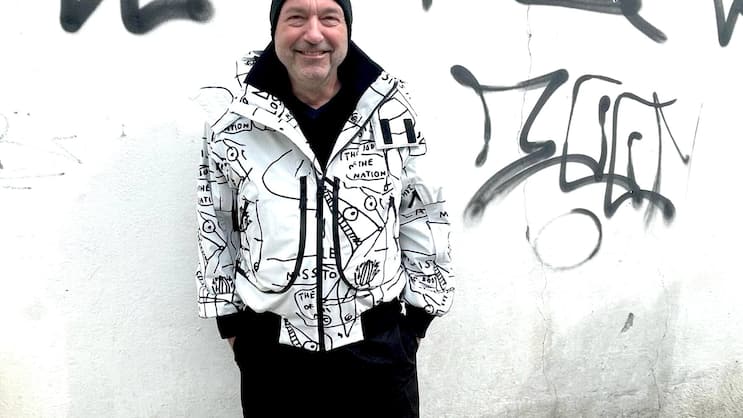 Donald Schneider gilt als der Erfinder der Kollaboration im Marketing. 2004 sorgte er als Global Creative Director für H&M für Furore mit der Kollaboration von H&M mit Karl Lagerfeld.