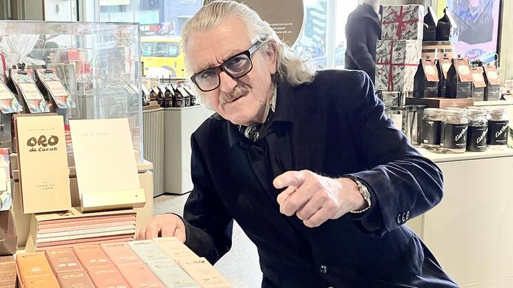 Dieter Meier mit seiner «Oro de Cacao»-Schoggi. Die steht nun vor dem weltweiten Durchbruch im Fahrwasser der Kaffeekette Starbucks.