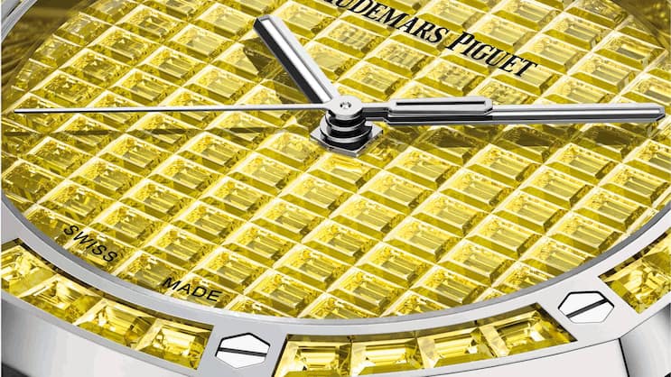 Bei den Royal Oak Selfwinding Sets sind die Steine so gesetzt, dass nicht zu sehen ist, wie sie festgemacht sind.