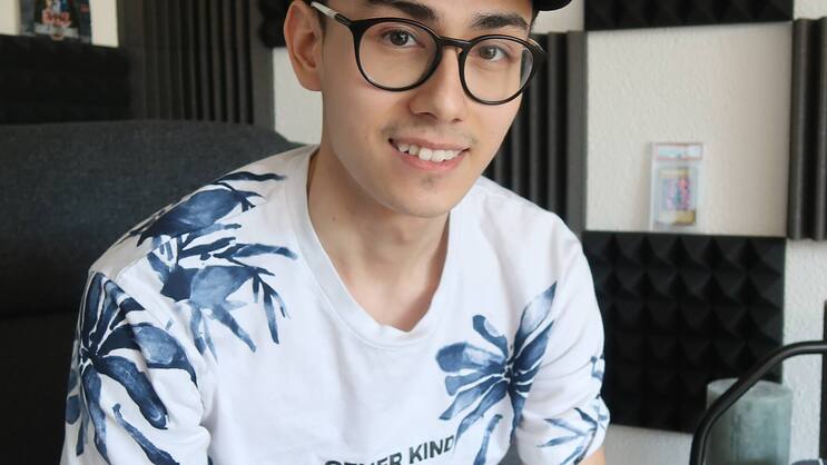 Der Blogger: Thomas «der Sparkojote» Kovacs (24) berichtet in den sozialen Medien über seine Finanzen. Sein YouTube-Kanal wächst rasant und hat aktuell 12 700 Abonnenten.