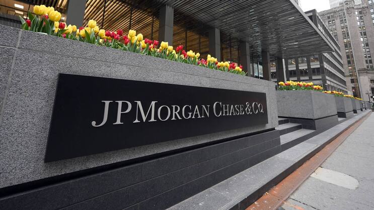 Das Logo von JPMorgan am Hauptsitz in New York.