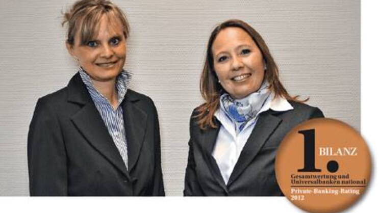 Beratungskompetenz auf höchstem Niveau: ZKB-Direktionsmitglied Regina Kleeb (l.) und Portfoliomanagerin Sara Künzler.