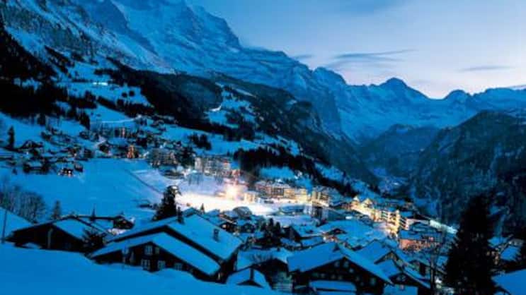 Günstige Hypotheken aus der Jungfrau-Region: Wengen by night.