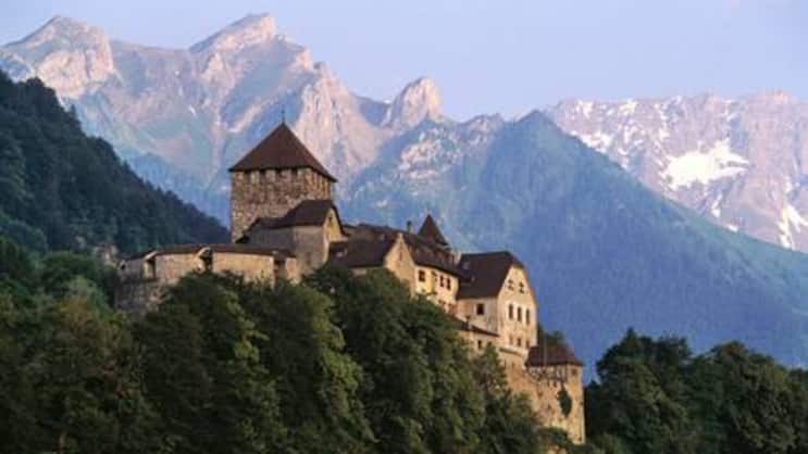 Das Fürstentum Liechtenstein und sein Finanzplatz schippern in ruhigen Gewässern. (Bild: Keystone)