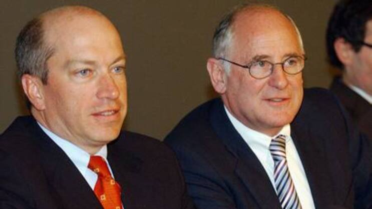 Rolf Watter (links) übernimmt das Präsidium bei der neu unabhängigen Postfinance. (Bild: Keystone)