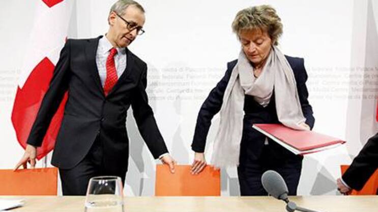 Unglücklich verhandelt: Finanzministerin Eveline Widmer-Schlumpf und Unterhändler Michael Ambühl.