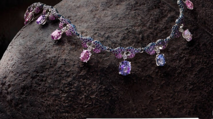 9: Neun Spinelle, neun Diamanten und 1445 Saphire zieren das Collier aus der Meister 1881 Collection – selbstverständlich handelt es sich um ein Unikat.