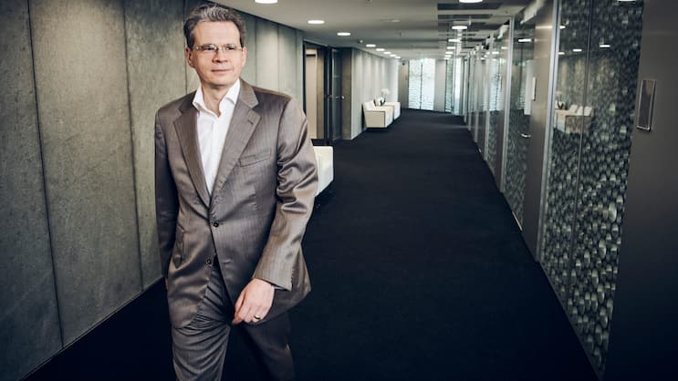 AUF HOCHKURS: Vontobel strotzt vor Kraft. Was macht CEO Zeno Staub besser als andere Bankchefs?