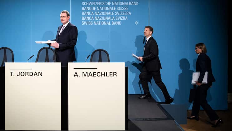 DREI VON DER SNB Mit dem Abschied von Vize Fritz Zurbrügg (Mitte) ist der Aufstieg von Andréa Maechler zur Nummer zwei hinter Thomas Jordan vorgespurt.
