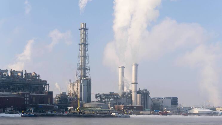 BASF hat bereits vor längerem mit Einschnitten an seinem Heimatstandort Ludwigshafen begonnen und unterstreicht die globale Dimension der Krise.