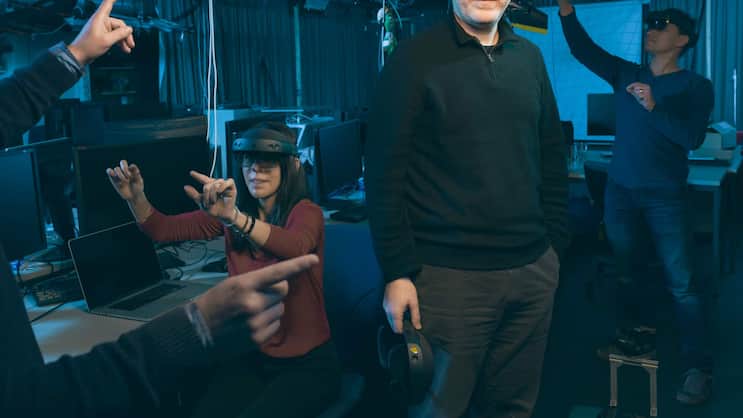 Durchblick: Der Computerwissenschaftler Marc Pollefeys in seinem Labor, das Microsoft zusammen mit der ETH betreibt.