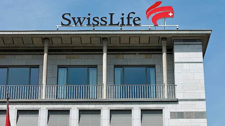 Logo von Swiss Life am Hauptsitz in Zürich.
