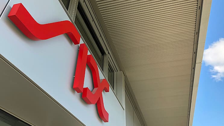 Schriftzug an der Schweizer Börse SIX.