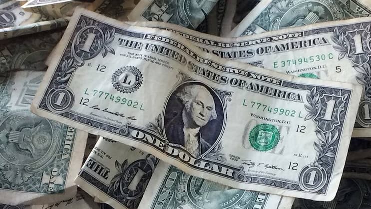 Dollar-Noten: Der «Greenback» ist weiter auf Talfahrt.