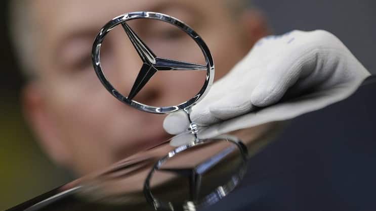 Auf Rekordfahrt: Mit neuen Modellen hat Daimler deutlich mehr Geld verdient.   Keystone
