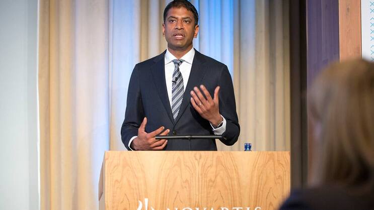 Vas Narasimhan: Bei der Präsentation der Novartis-Bilanz im Januar. Keystone