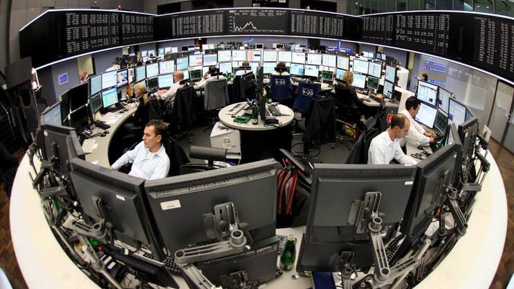 Experten erwarten in den nächsten Monaten eine Rückzugs-Flut von der Börse.   Keystone