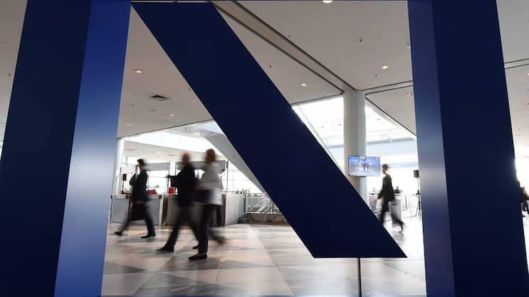 Deutsche Bank: Das Kreditinsitut gerät tiefer in Abwärtsstrudel. Keystone
