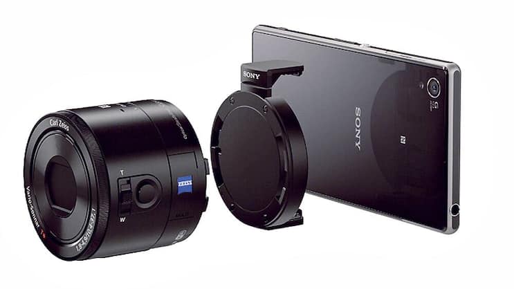 Das Sony DSC-QX100 ist für 435 Franken bei digitec.ch erhältlich.