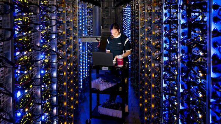Datenkrake: Im Datenzentrum von Google hinterlässt jeder Spuren. Keystone