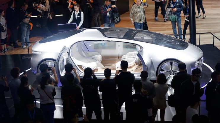 F 015: Das selbstfahrende Auto will Mercedes in zehn Jahren auf den Markt bringen.Keystone