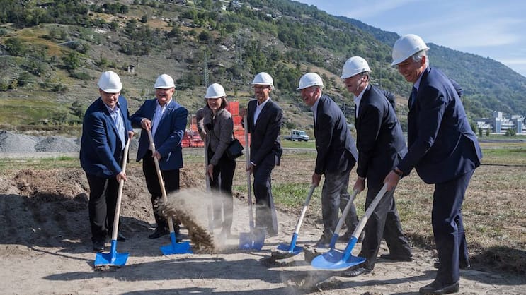 Lonza und Sanofi: Spatenstich in Visp für die neue Biopharmazeutika-Fabrik.Keystone
