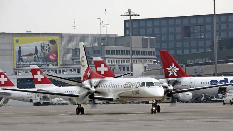 Etihad-Maschinen in Kloten sollen Kundschaft auf den Hub in Abu Dhabi schaffen. (Bild: Skynews)