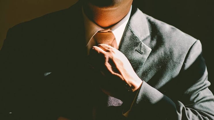 Geschasste CEOs: Der Absturz aus der Konzernspitze schmerzt. Pixabay