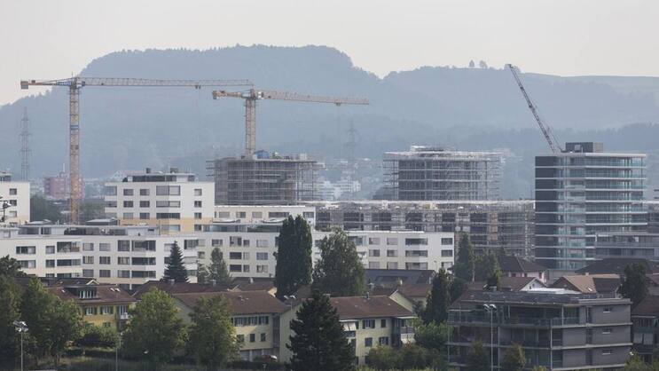 Sicht auf verschiedene Baustellen in Zug. (Bild: Keystone)