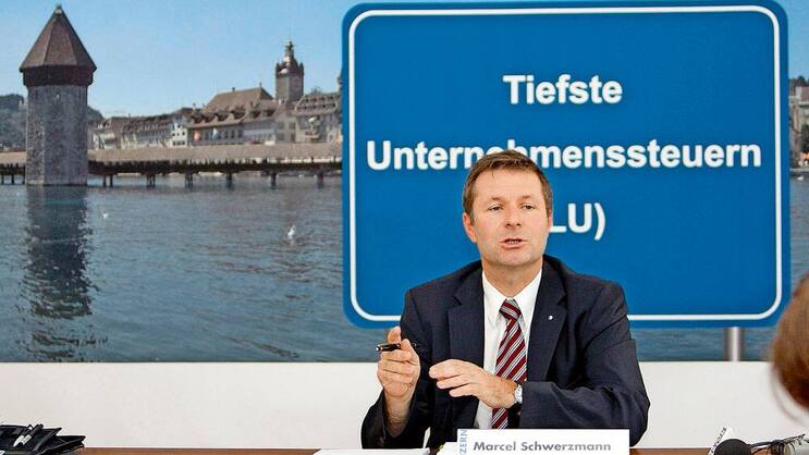 Für Marcel Schwerzmanns Tiefsteuerstrategie zahlen nun die Luzerner die Zeche.