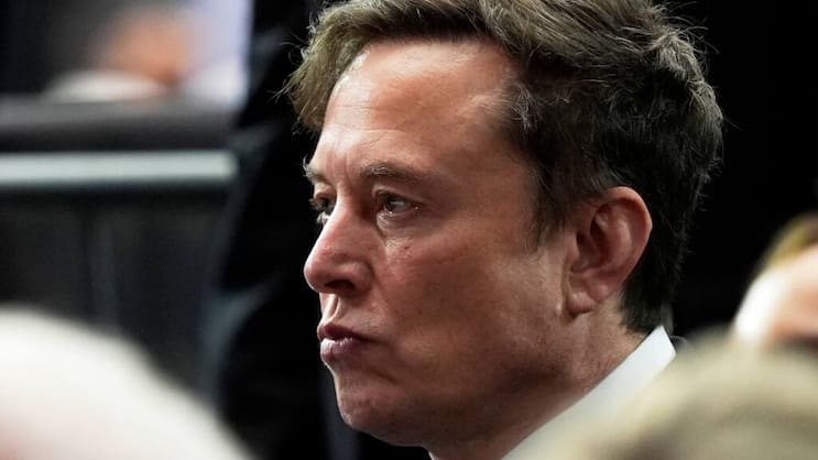 Elon Musk ist der mit Abstand reichste Mensch der Welt. Nun könnte er die Aussicht auf ein riesiges neues Aktienpaket bekommen. Die Zustimmung der Aktionäre ist jedoch nicht garantiert. (Archivbild)