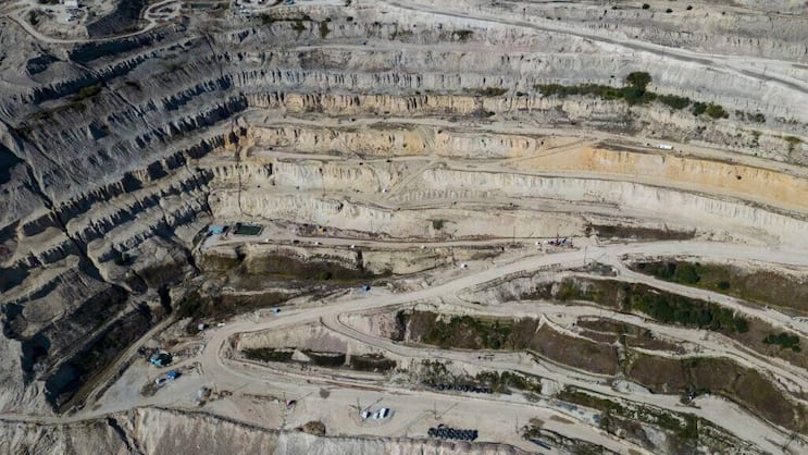 Die im Rohstoffhandel tätigen Unternehmen generierten 2024 eine Wertschöpfung von 19,2 Milliarden Franken. Im Bild ist eine Kupfermine in Kanada zu sehen. (Symbolbild)
